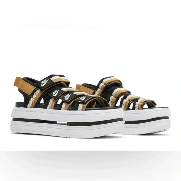 Nike Women’s Icon Classic Platform Sandals Black/Metallic Gold - Picture 1 of 8